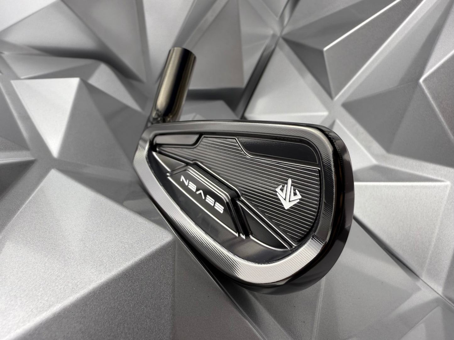 SEVEN Irons SC Black DLC