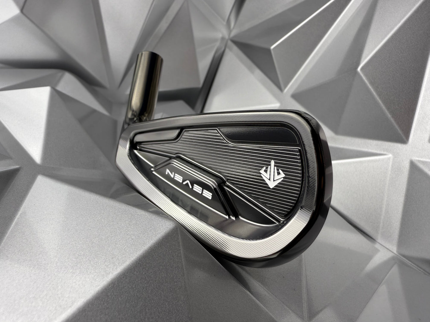 SEVEN Irons SC Black DLC